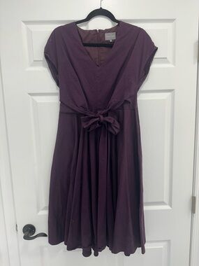 Taylor & Sage Plum V-Neck Tie-Waist Midi Dress with Pockets